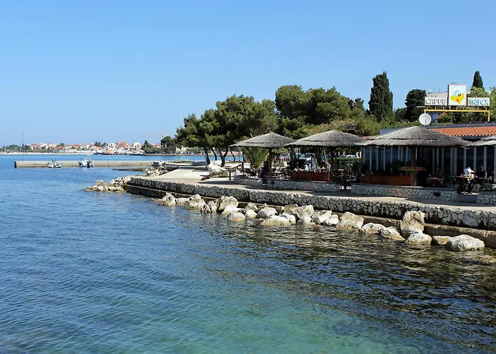 With Parking Space - 24138 アパート ザダル